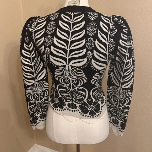 NWOT Farm Rio BLACK AINIKA TROPICAL SPLENDOR PUFF SHOULDER PO SWEATER Size XS - Picture 9 of 13